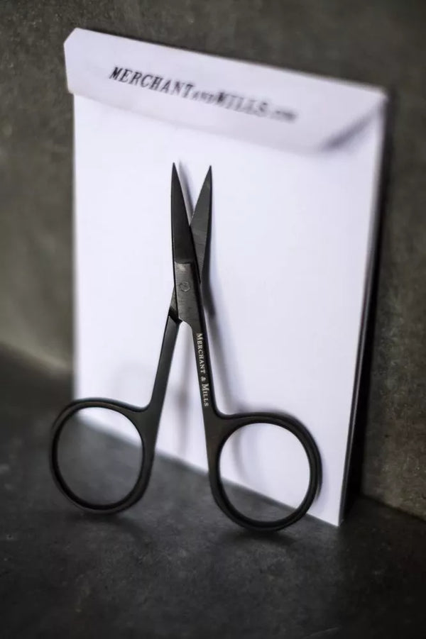 Merchant & Mills Wide Bow Scissors 4" black steel for precise thread snipping at the sewing machine