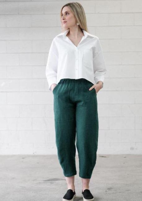 Fashionable Barry Woven Pant pattern featuring a ruffled elastic waistband, balloon-shaped legs, and angled pockets for a contemporary look.