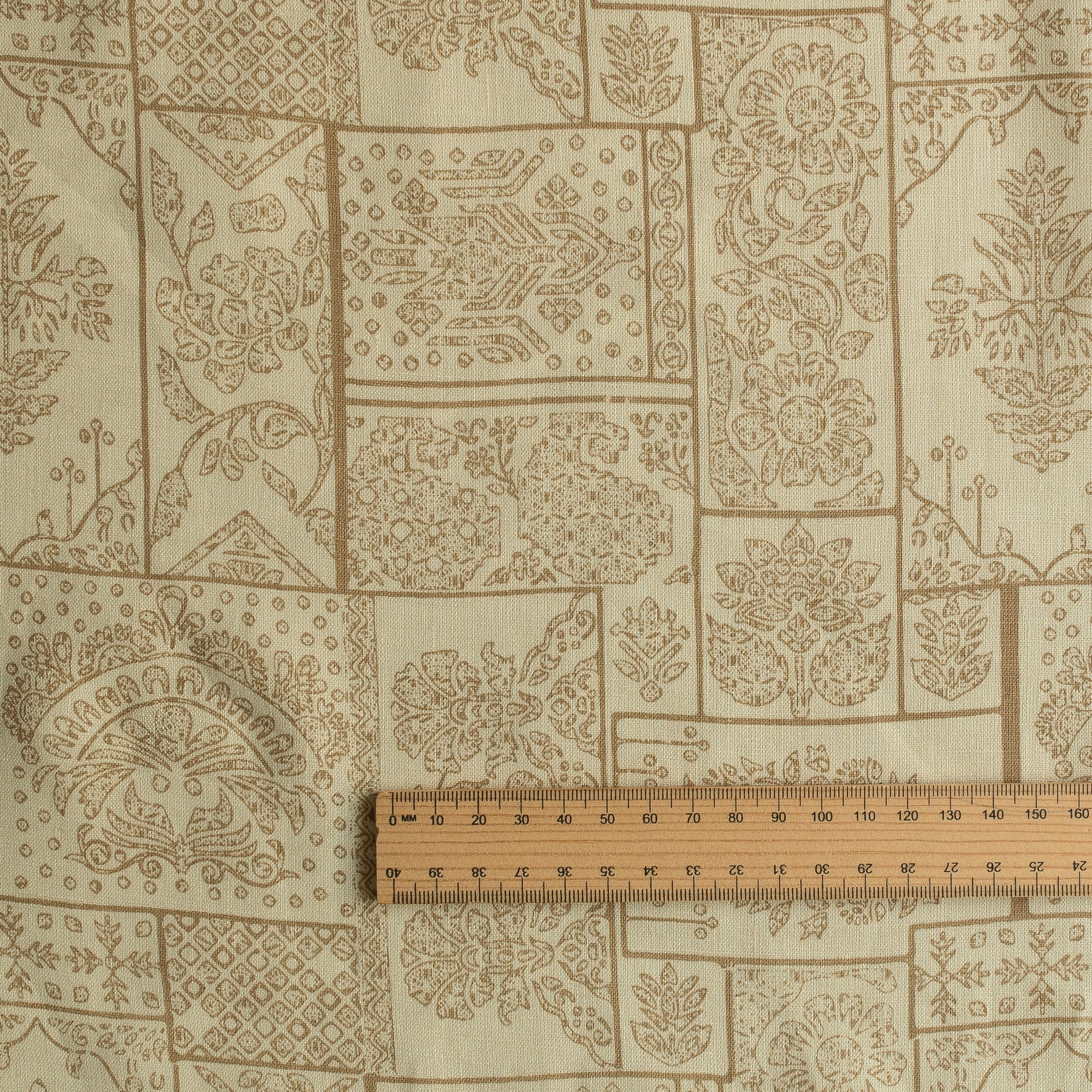 Sandprint 100% Linen Fabric – Greenish Beige Patchwork | 140 GSM – de Linum